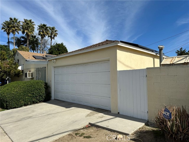 17654 Welby Way, Van Nuys, California 91406, 3 Bedrooms Bedrooms, ,1 BathroomBathrooms,Single Family Residence,For Sale,Welby,SR25020195