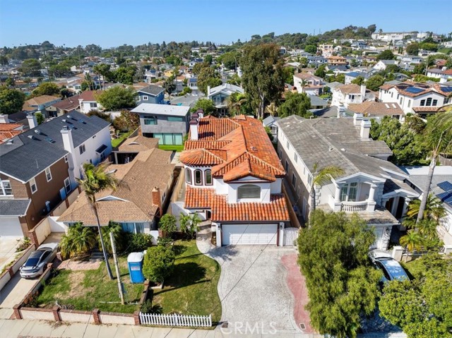 1035 Avenue D, Redondo Beach, California 90277, 5 Bedrooms Bedrooms, ,2 BathroomsBathrooms,Residential,Sold,Avenue D,SB24052524