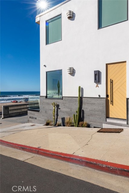 Detail Gallery Image 2 of 53 For 2200 the Strand a,  Manhattan Beach,  CA 90266 - 2 Beds | 2 Baths