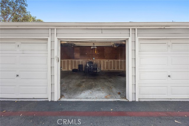 2410 W Orangethorpe Avenue, Fullerton CA: https://media.crmls.org/medias/dc666500-1575-4866-a0bf-4dfbfd6780d3.jpg