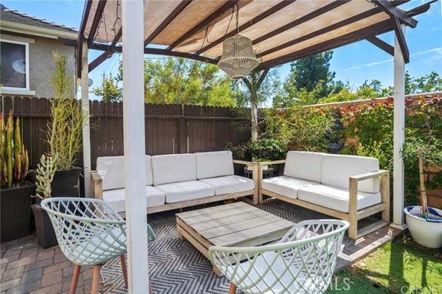 13506 Silver Palms Lane, Sylmar CA: https://media.crmls.org/medias/dc6677c2-f7ea-4dc8-b81d-38ce0bd54eb2.jpg