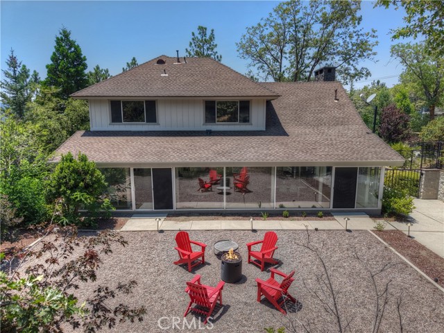 Detail Gallery Image 8 of 70 For 1211 Yellowstone Dr, Lake Arrowhead,  CA 92352 - 4 Beds | 5 Baths