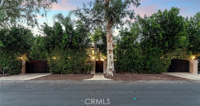 23115 Erwin Street, Woodland Hills CA: https://media.crmls.org/medias/dc67805e-3852-4a8c-b8e1-9f6c16360c27.jpg