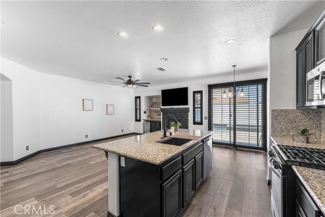 3429 Gemstone Avenue, Rosamond CA: https://media.crmls.org/medias/dc679062-1dec-48ef-b629-035144d92766.jpg
