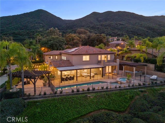 Detail Gallery Image 4 of 75 For 1561 Vandagriff Way, Corona,  CA 92883 - 4 Beds | 4 Baths