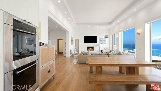 Detail Gallery Image 22 of 69 For 31654 Broad Beach Rd, Malibu,  CA 90265 - 4 Beds | 3/1 Baths