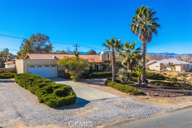 Detail Gallery Image 1 of 39 For 8318 Palomar Ave, Yucca Valley,  CA 92284 - 2 Beds | 2 Baths