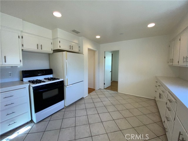 Detail Gallery Image 5 of 17 For 1067 W 25th St, San Pedro,  CA 90731 - 2 Beds | 1 Baths