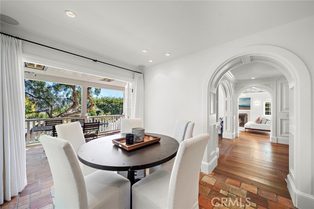 Detail Gallery Image 12 of 45 For 464 Holly, Laguna Beach,  CA 92651 - 4 Beds | 3/1 Baths