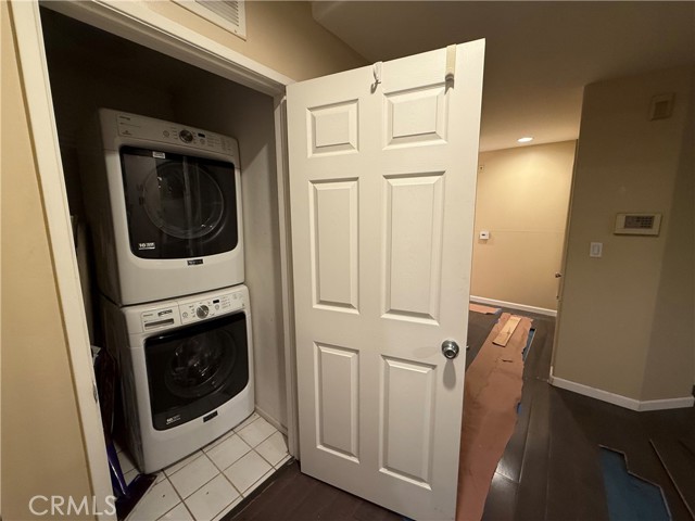 1240 S Corning, Los Angeles CA: https://media.crmls.org/medias/dc6af0ce-4ea6-43de-9c2a-8d091c4dd58f.jpg