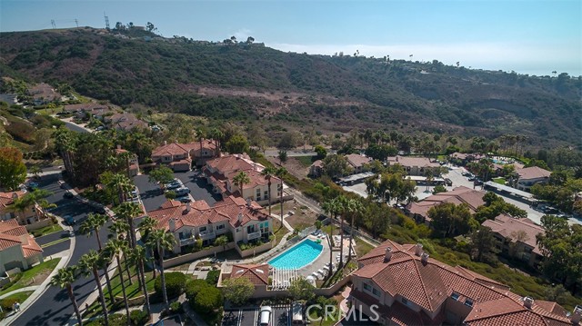 Drone shot of Vilamoura's pool.