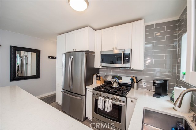 17021 7th Street, Sunset Beach CA: https://media.crmls.org/medias/dc6fbe83-e397-45a3-a62d-e3e4db1072b1.jpg