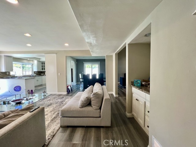 7 Hancock, Irvine CA: https://media.crmls.org/medias/dc6fdfd5-8aa2-4b85-a74d-e1e61a0f0f77.jpg