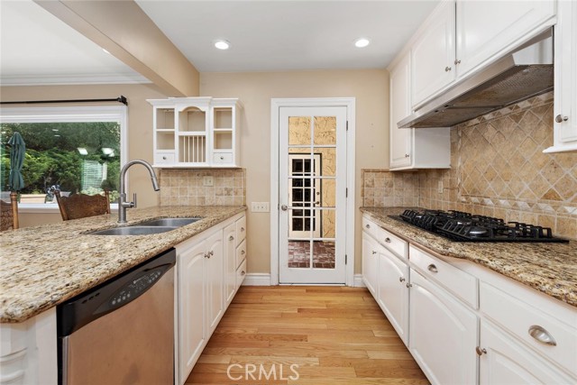 Detail Gallery Image 10 of 30 For 3616 Mesa Lila Ln, Glendale,  CA 91208 - 5 Beds | 3/1 Baths