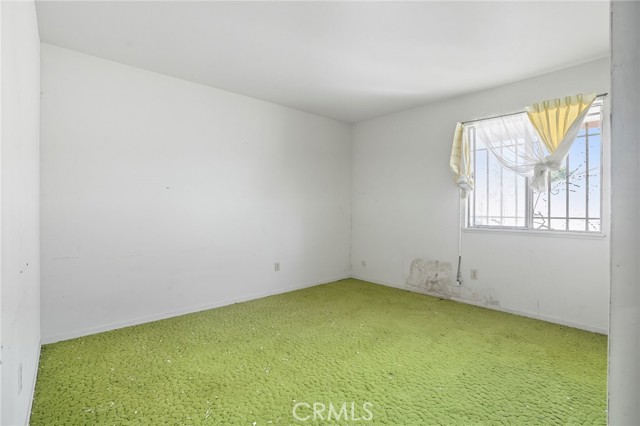 Detail Gallery Image 9 of 11 For 933 Acosta #35,  Salinas,  CA 93905 - 4 Beds | 1/1 Baths