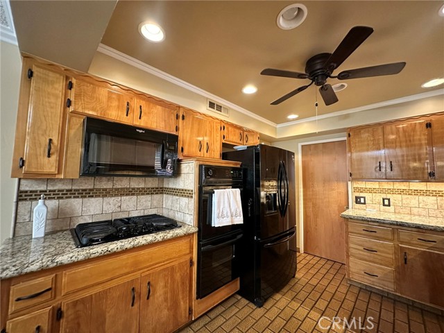 Detail Gallery Image 7 of 33 For 3623 Redlands, Bakersfield,  CA 93306 - 3 Beds | 2 Baths