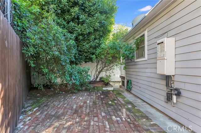 Detail Gallery Image 33 of 36 For 6117 Glen Holly St, Los Angeles,  CA 90068 - 2 Beds | 2 Baths