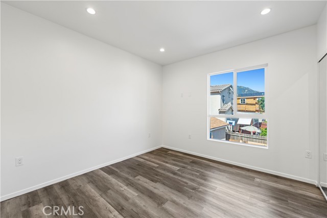 7064 Greeley St, Tujunga CA: https://media.crmls.org/medias/dc72ddd0-056a-4c69-8ae9-e8412f9d839b.jpg