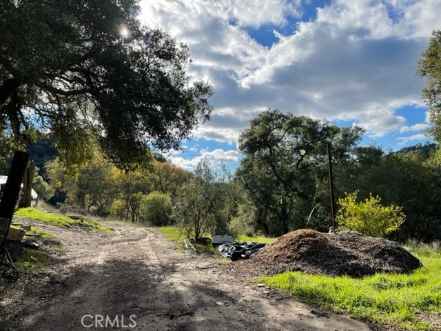 https://media.crmls.org/medias/dc72f3df-b3a8-45cd-8d7a-97d707e1d3d9.jpg?preset=X-Large