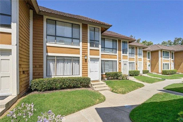 Detail Gallery Image 1 of 1 For 25885 Trabuco Rd #32,  Lake Forest,  CA 92630 - 2 Beds | 1/1 Baths