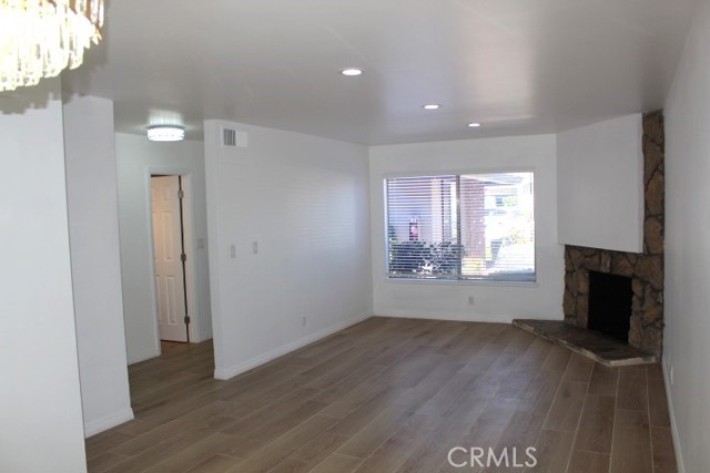 Detail Gallery Image 9 of 27 For 1671 W Cindy Ln #B,  Anaheim,  CA 92802 - 2 Beds | 2 Baths