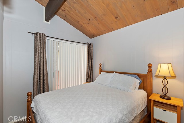 Detail Gallery Image 9 of 31 For 28393 Larchmont Ln, Lake Arrowhead,  CA 92352 - 2 Beds | 2 Baths