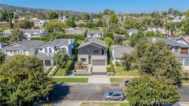 4239 Rhodes Avenue, Studio City CA: https://media.crmls.org/medias/dc735d20-58e4-4014-8f1a-e358f350e258.jpg