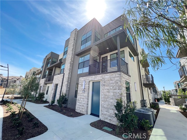 Front Image Thumbnail for CROC25263560