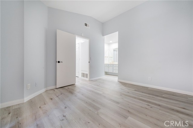 3555 W Greentree Circle, Anaheim CA: https://media.crmls.org/medias/dc739c76-06fa-4a96-af9b-12d74a4b4163.jpg