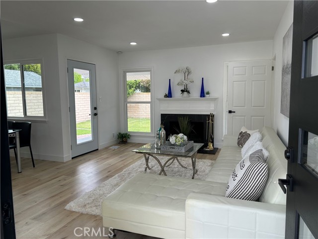 3518 Faust Avenue, Long Beach CA: https://media.crmls.org/medias/dc73bb1a-6123-4c33-ba08-ada6c3e556d0.jpg