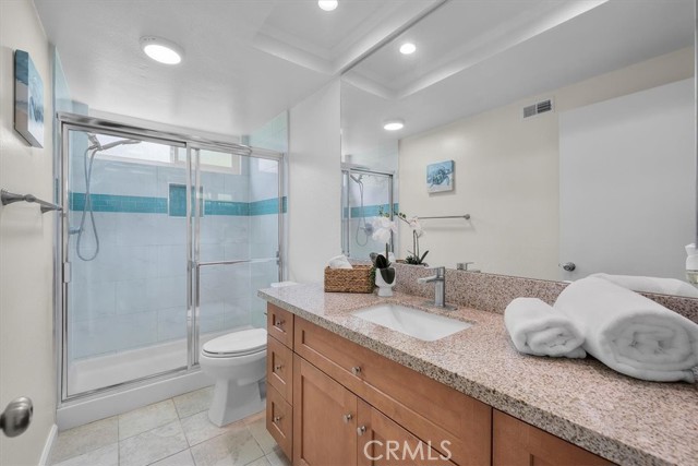 31 Oaktree Lane, Rolling Hills Estates CA: https://media.crmls.org/medias/dc73e6b2-198d-4196-9bc1-ade2cc225316.jpg
