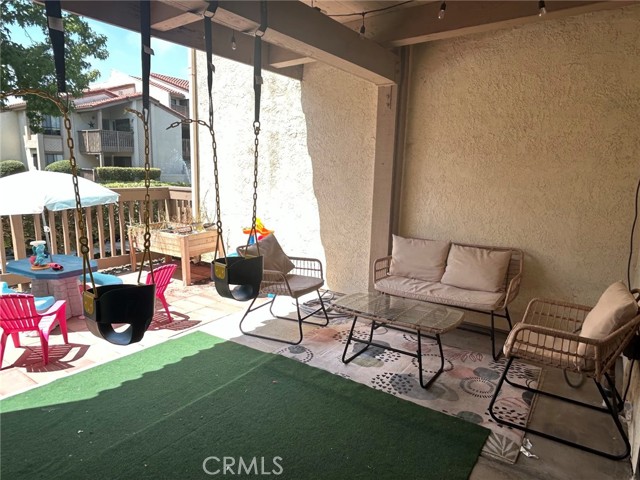 4831 Lago Drive, Huntington Beach CA: https://media.crmls.org/medias/dc748fba-d258-477b-8ba3-d5292d804fdc.jpg