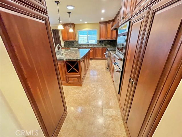 Detail Gallery Image 11 of 29 For 21292 Seaforth Ln, Huntington Beach,  CA 92646 - 3 Beds | 3/1 Baths
