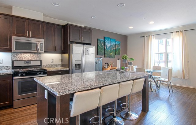 Detail Gallery Image 5 of 19 For 524 S Anaheim #1,  Anaheim,  CA 92805 - 3 Beds | 2 Baths