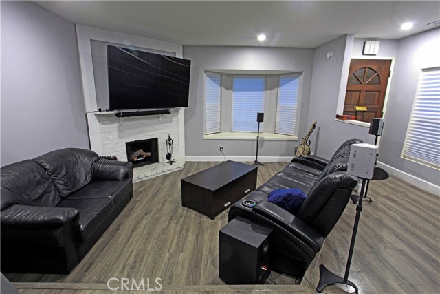 Detail Gallery Image 4 of 19 For 2053 Barry, Los Angeles,  CA 90025 - 2 Beds | 2 Baths