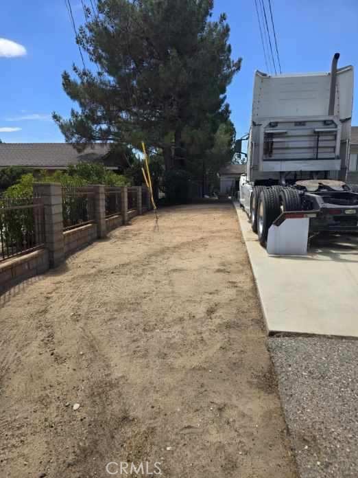 Detail Gallery Image 6 of 6 For 18347 Madrone St, Hesperia,  CA 92345 - 7 Beds | 3/1 Baths