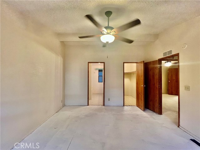 24600 Mountain Ave, Hemet CA: https://media.crmls.org/medias/dc77f42f-86fd-4d56-8b6f-27edd9d5ce5b.jpg