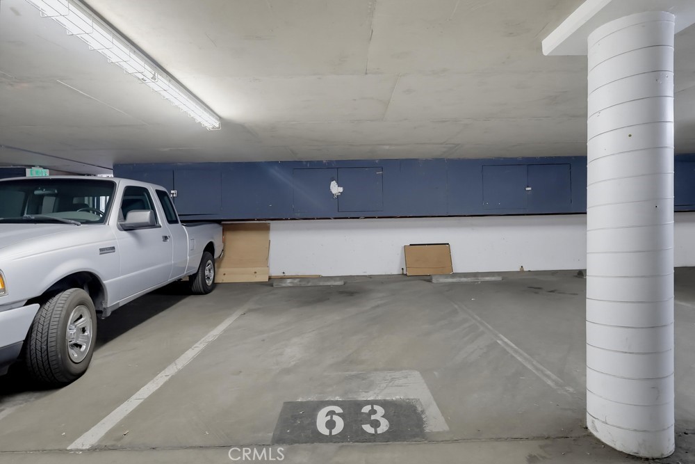https://media.crmls.org/medias/dc7804ee-bd15-4f45-8a95-b038a69275e0.jpg?preset=X-Large