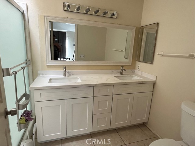 27 Dartmouth, Irvine CA: https://media.crmls.org/medias/dc7891cb-998e-48a6-8b28-2842c3bd8a72.jpg