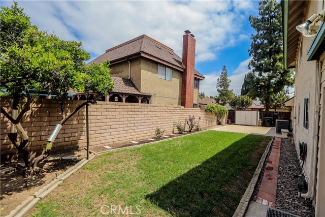 Detail Gallery Image 25 of 38 For 2226 Meadow Ln, Fullerton,  CA 92831 - 4 Beds | 2 Baths