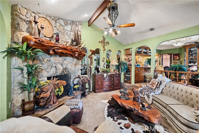 Detail Gallery Image 3 of 31 For 6016 E Texas, Bakersfield,  CA 93307 - 3 Beds | 2/1 Baths