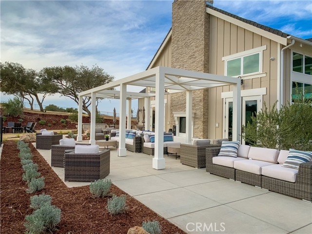 Detail Gallery Image 6 of 11 For 5760 Morning Glory Dr, Santa Maria,  CA 93455 - 5 Beds | 5 Baths