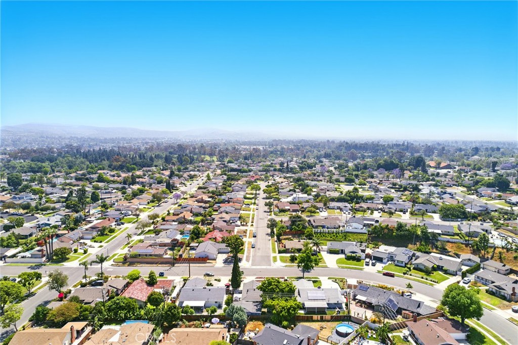 https://media.crmls.org/medias/dc7b322a-cfba-4420-9154-40725155d73f.jpg?preset=X-Large