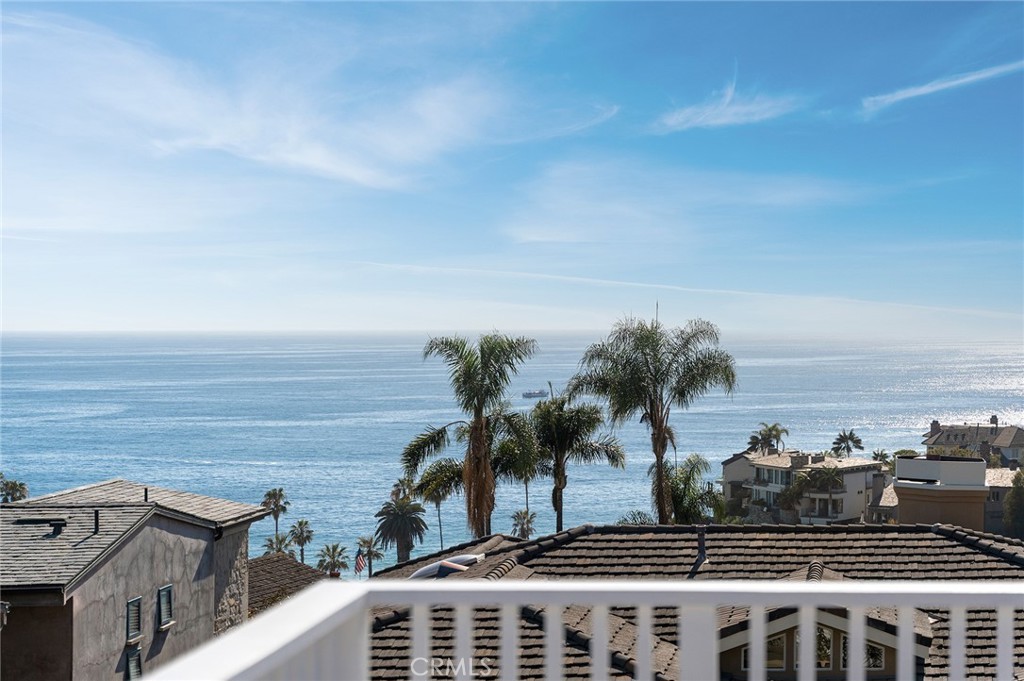https://media.crmls.org/medias/dc7b8684-7dc9-4f90-a092-cf92e8b07bea.jpg?preset=X-Large