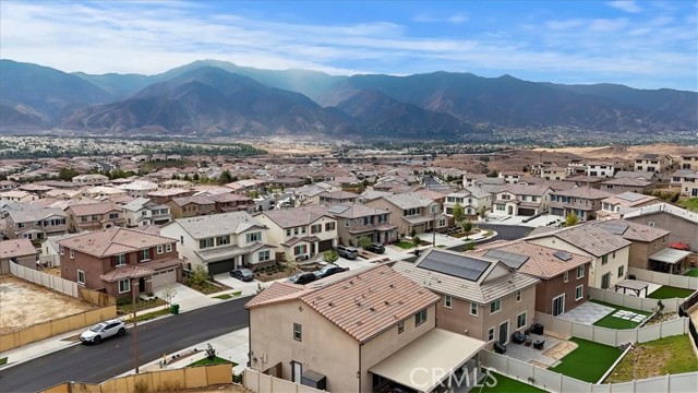 Detail Gallery Image 14 of 59 For 11714 Wandering Way, Corona,  CA 92883 - 4 Beds | 3 Baths