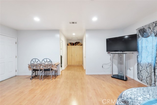 16908 Los Alimos Street, Granada Hills CA: https://media.crmls.org/medias/dc7bfc4c-f18f-4315-9618-c6ff5fb6775b.jpg