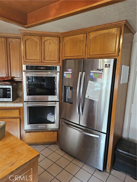 Detail Gallery Image 2 of 10 For 18141 Country Glen Ln, Victorville,  CA 92395 - 4 Beds | 2/1 Baths