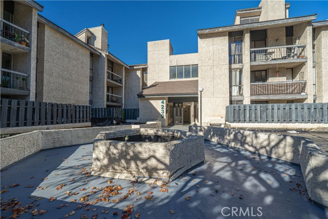 Detail Gallery Image 40 of 56 For 4239 via Arbolada #303,  Los Angeles,  CA 90042 - 2 Beds | 2 Baths