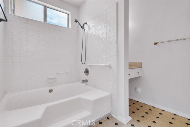 4637 W 132nd Street, Hawthorne CA: https://media.crmls.org/medias/dc7e2815-7ebf-419a-9c88-55a1e2b0b165.jpg