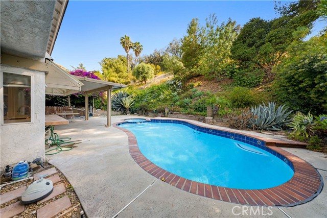 1643 Bronze Knoll Road, Diamond Bar CA: https://media.crmls.org/medias/dc7e2c62-cd62-4b90-8f78-55e63ad6018a.jpg